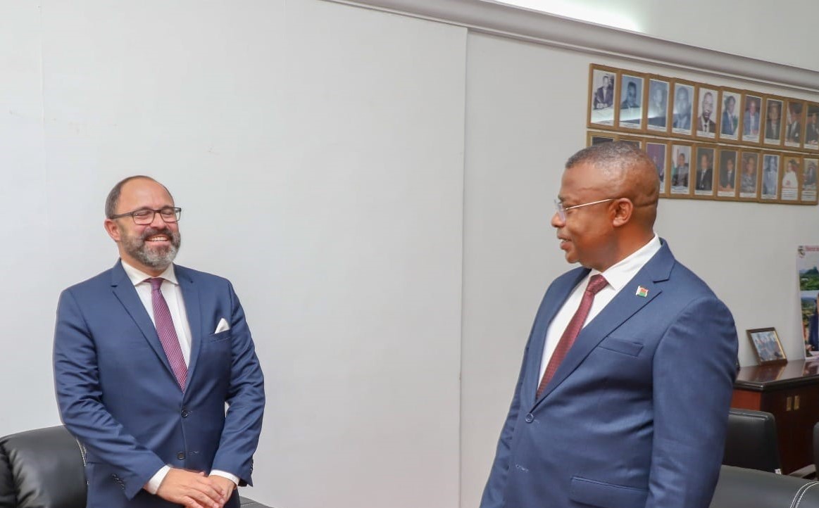 Rencontre entre le Président de l'Assemblée nationale et l'Ambassadeur de France