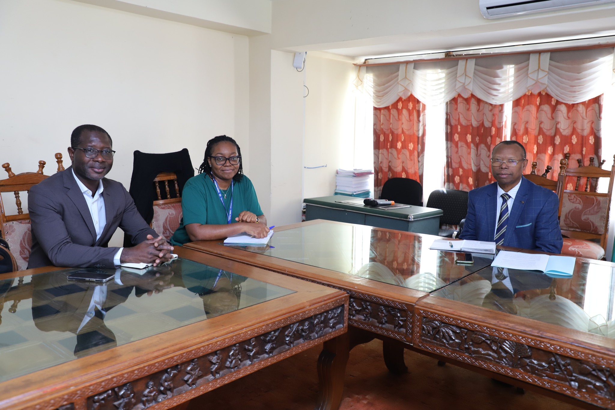 Rencontre entre le Secrétaire Général de l'Assemblée nationale et des experts du PNUD sur les droits humains dans le secteur minier